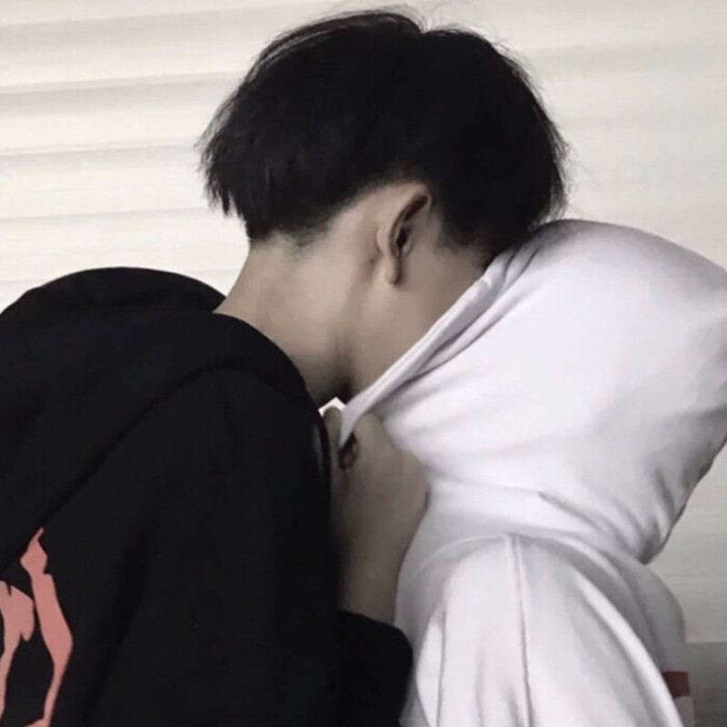 男生第一次和你kiss若有这三操作八成是恋爱新手