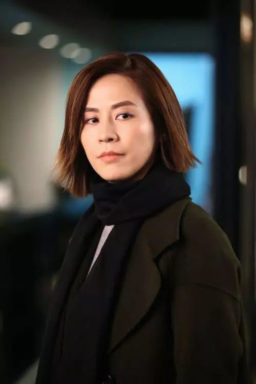 港片女神宣萱:经历人生起起伏伏,岁月从不败美人!