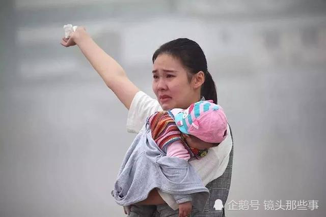 泪目军嫂为与丈夫春节见一面爬上海拔4783米哨所晕倒