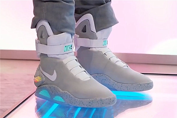 老外花80万买一双耐克,看到鞋的样子后,网友:土豪的世界我不懂!