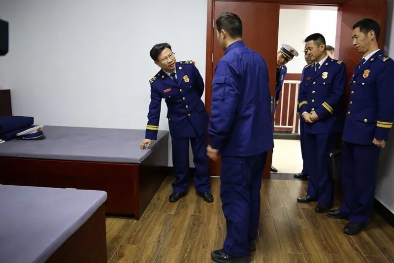 总队梁云红政委春节前深入义乌 看望慰问一线指战员并指导消防工作