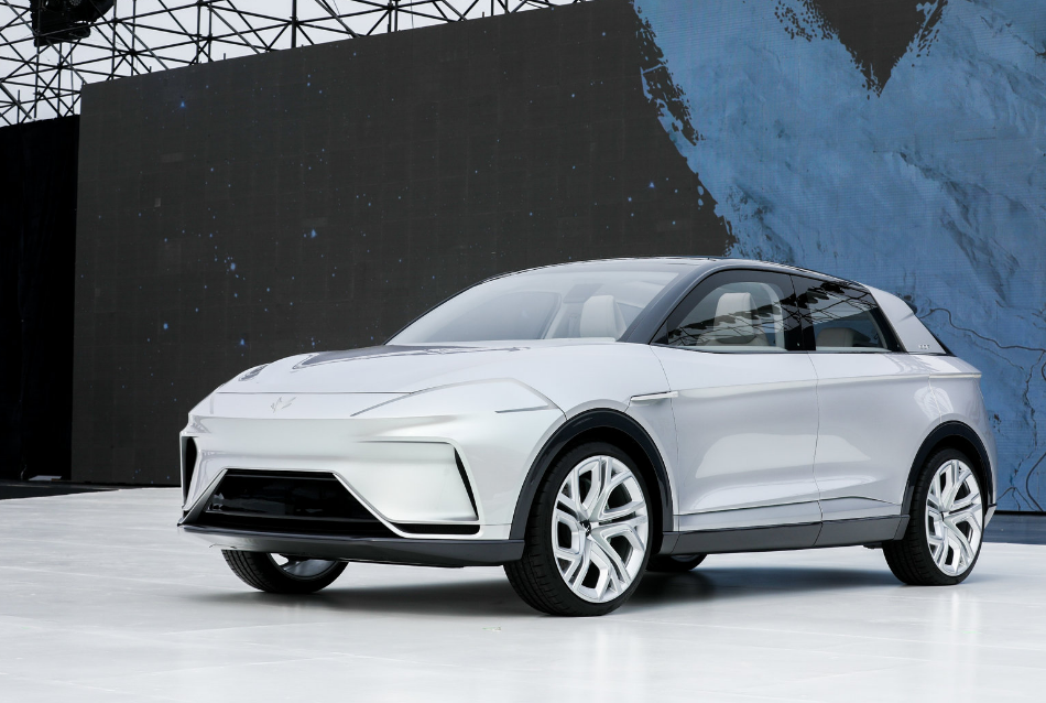 北汽放大招全新极狐suv颜值在线436马力带四驱