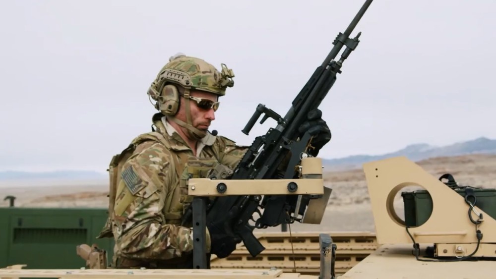 对小口径已经忍无可忍美军新班用机枪开始测试子弹是又粗又长