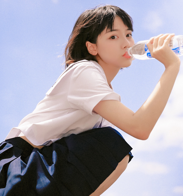 诸葛大力为何讨男生喜欢?当她穿上jk制服,露出腰那一刻就懂了