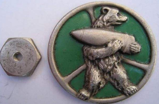 全球唯一拥有军衔的熊,二战时期充当后勤兵,能扛炮弹还能杀敌_腾讯