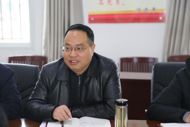 程文亮一行在熨斗镇同人大代表及政协委员座谈程文亮一行在喜河镇同