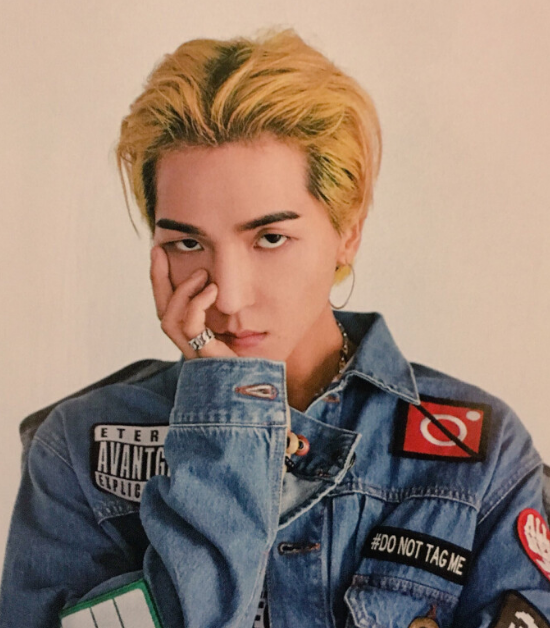 zico是真的为mino顺利出道而感到高兴!