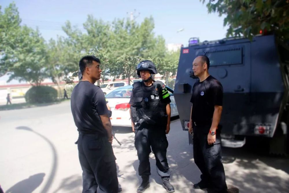 目标不动摇,深入贯彻落实全市公安工作会议精神,继续扎实开展安保维稳