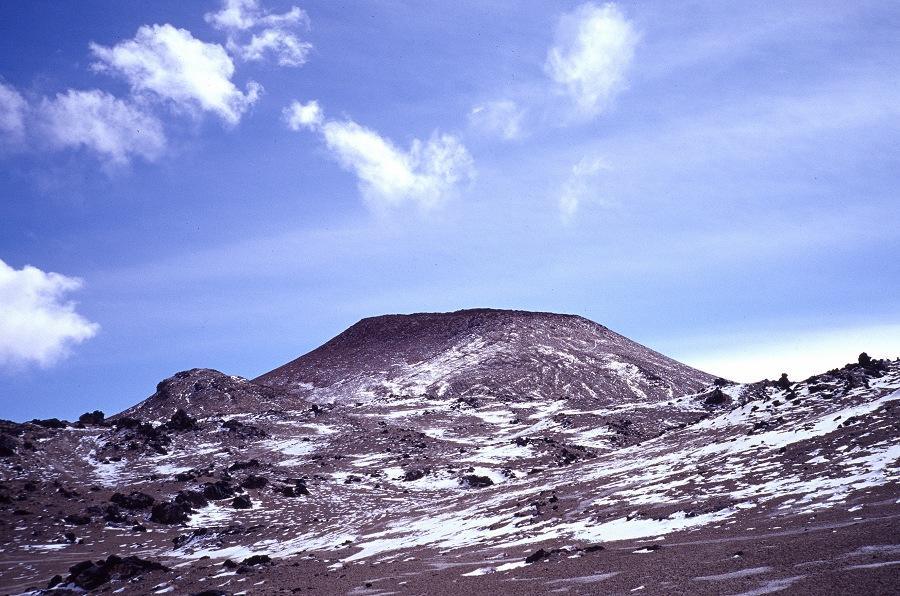 2号火山,位于阿什库勒湖东北4.