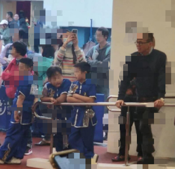 李泽楷梁洛施分手9年后首合体，10岁长子超兴奋，抱完爸爸又接收妈妈的吻（组图） - 7