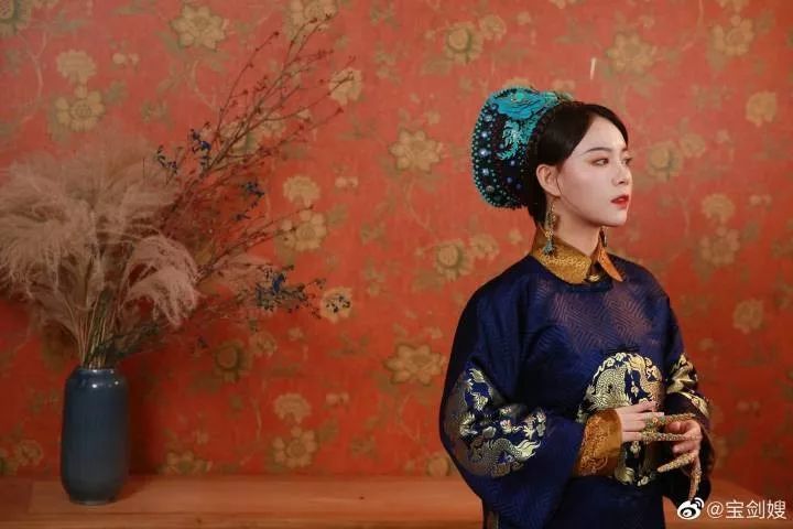 从初中被劝退到考上211杭州磨砺出一位操着塑料普通话的双百万up主