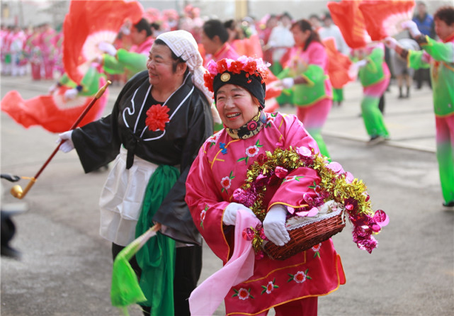 石家庄:多彩民俗迎春节