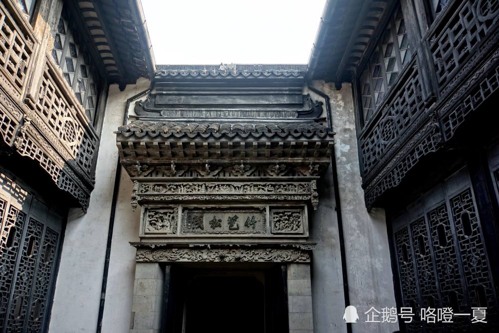 茅家嫌董家地方小,便说他的孙女日后会有100个婢女陪嫁随来伺候,老董