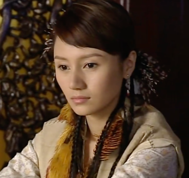 当年在《小鱼儿和花无缺》中饰演苏樱的袁泉,如今已经成为女演员不怕