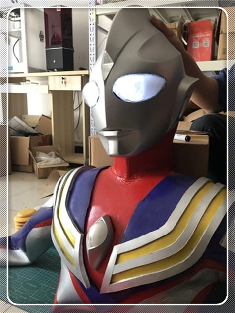 粉丝用两年亲手做迪迦皮套,看清成品后,网友:真爱粉无疑