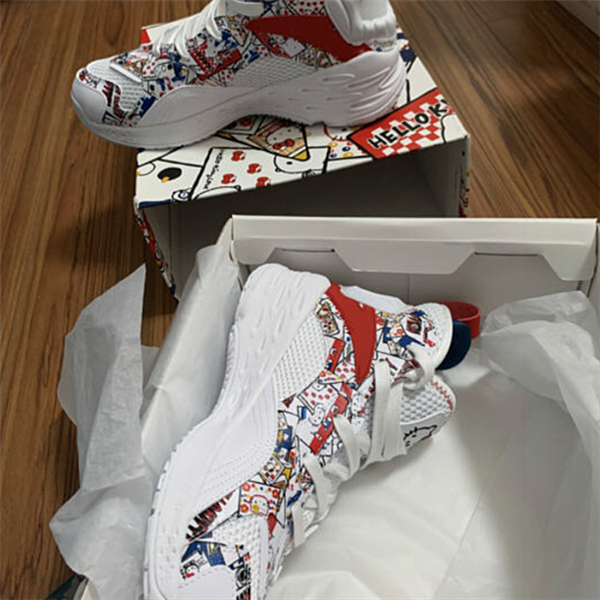 安踏新款联名"凯蒂猫",鞋盒都能美出圈!