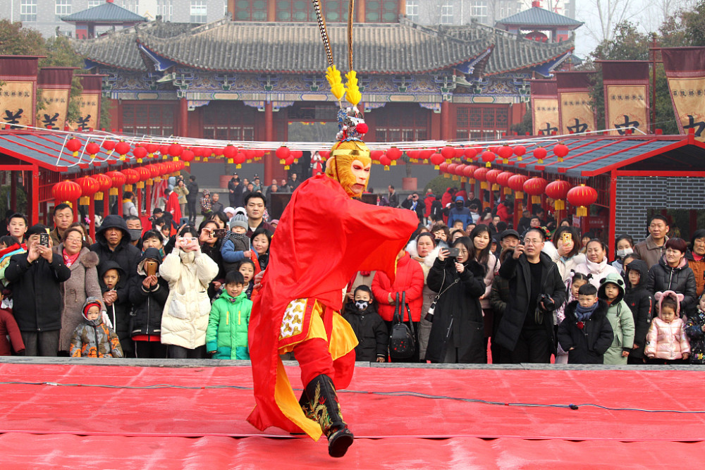 河南许昌灞陵桥新春大庙会开幕年味渐浓