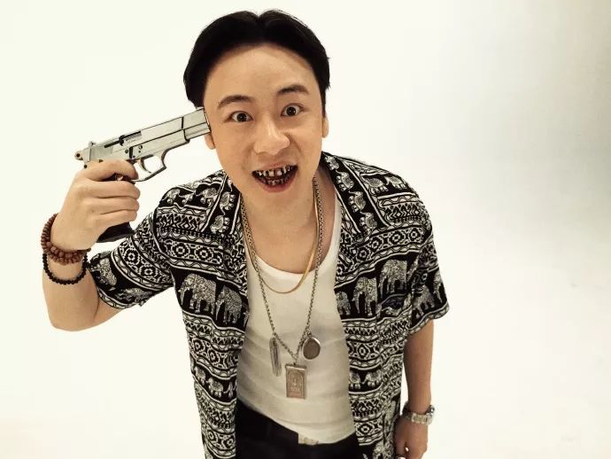 他现在长这样_腾讯新闻