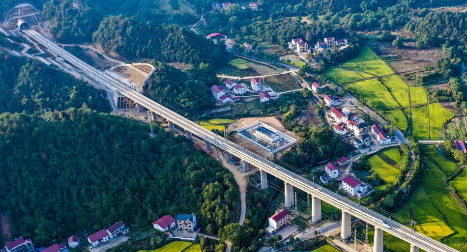 昌赣高铁首个春运过去乘客走得了现在走得好