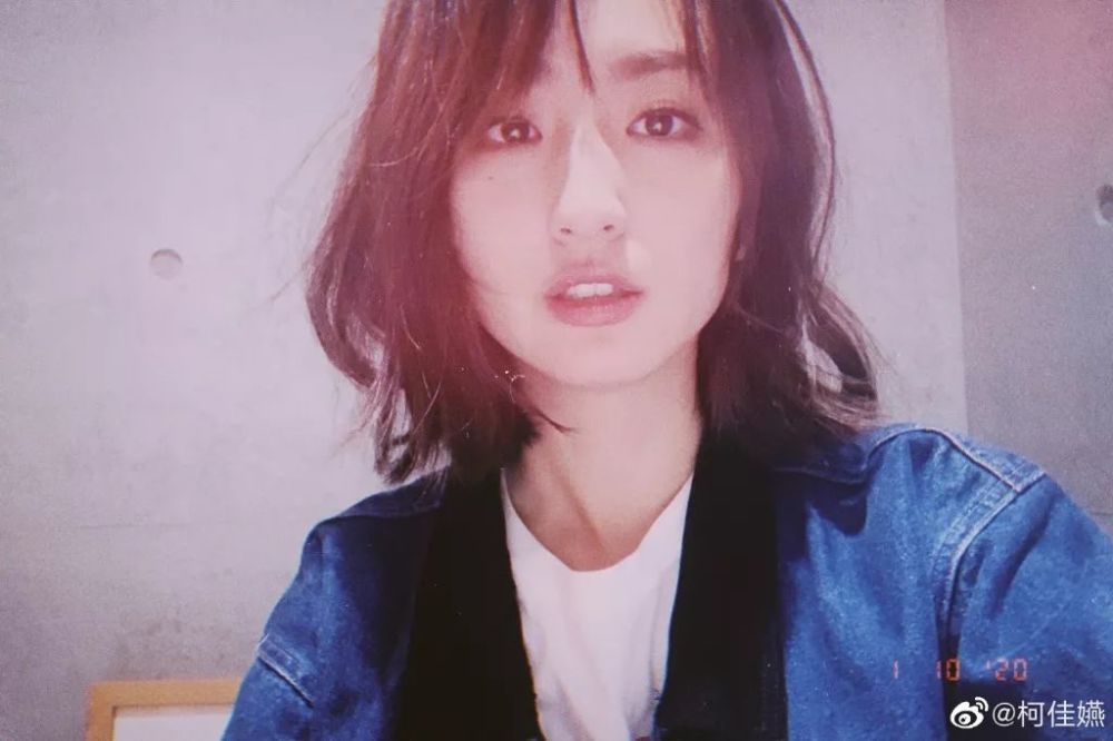 《想见你》柯佳嬿吹"半屏山发型"扮古惑女 ,短发发型潇洒