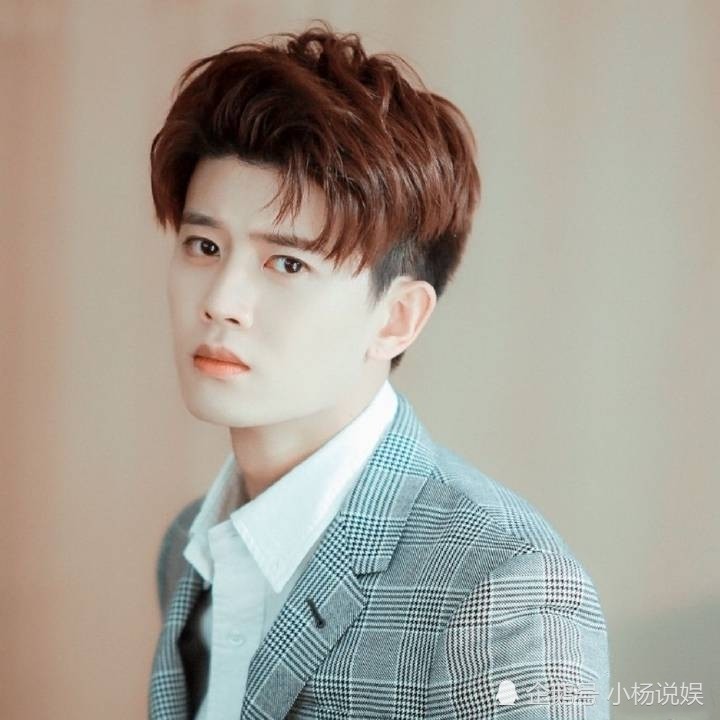 任嘉伦被问及生活中如何撩妹,他简短的回复让