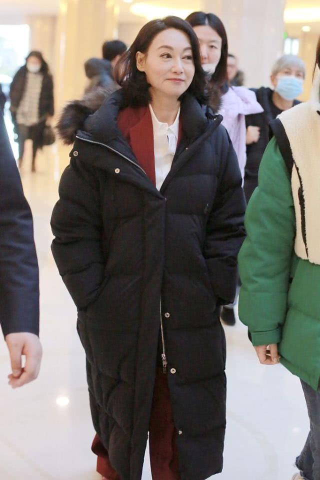 607080后女星参加春晚马思纯红裙可人惠英红刘涛展现成熟魅力