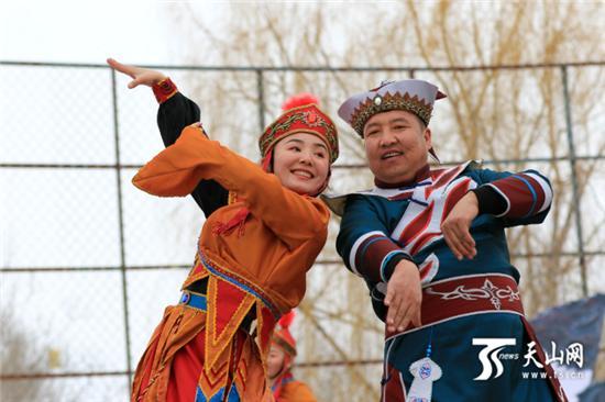 察布查尔锡伯自治县九股丝线系平安贝伦舞里盼丰年