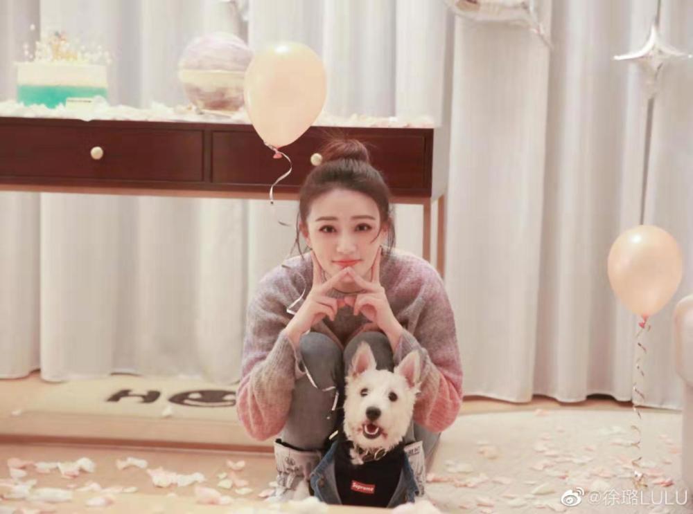 赵丽颖前助理被徐璐高调挖走?两家粉丝的回应:这事我们不约