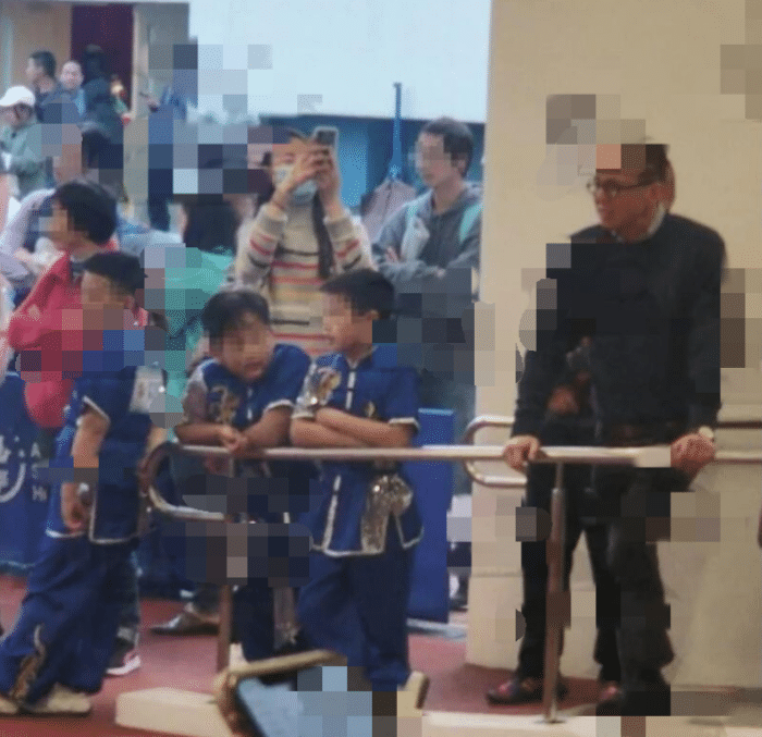 李泽楷和梁洛施合体后小26岁女友首晒照，强行营业笑容很勉强（组图） - 9