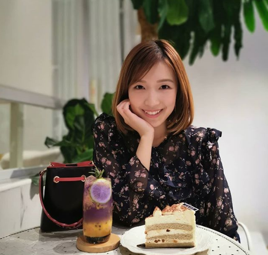 李泽楷和梁洛施合体后小26岁女友首晒照，强行营业笑容很勉强（组图） - 12