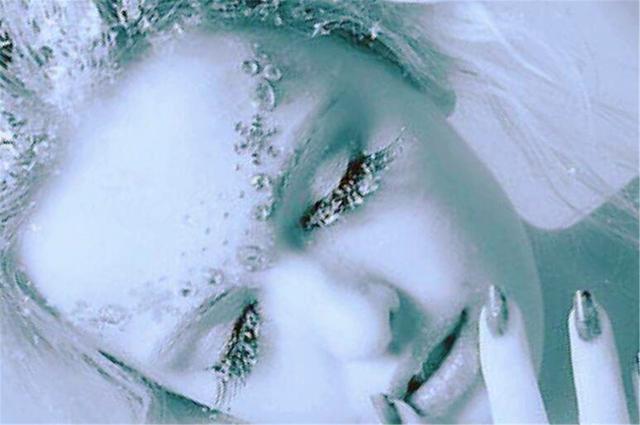 中国首例女冷冻人希望50年后解冻复活和家人团聚如今怎样