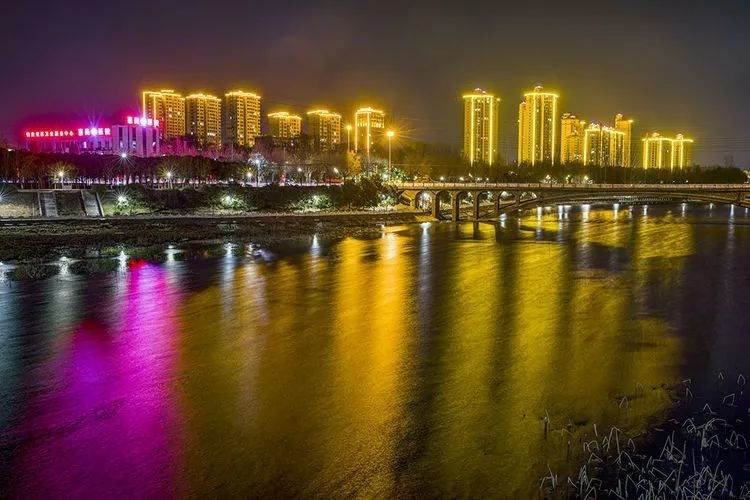 照亮了市民的璀璨燈光點亮了禹州夜空禹州市夜景亮化已啟動節日模式在