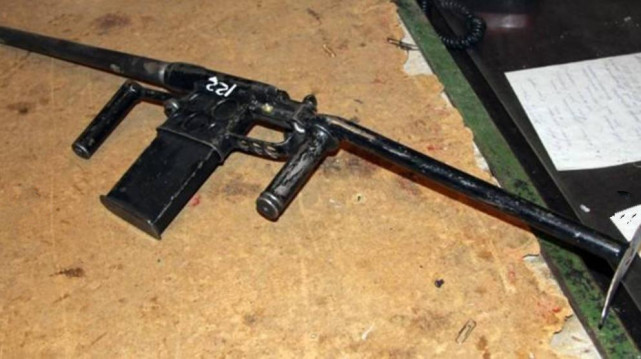 俄罗斯警方缴获的自制枪械,战斗民族果然天赋异禀,靠着旧杂志造出武器