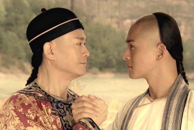 《书剑恩仇录》的朋友都会知道,这部小说就是围绕乾隆皇帝的身世之谜