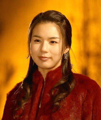 《豪杰春香》的女二号,当年跟李孝利并称"脸赞",如今已结婚6年
