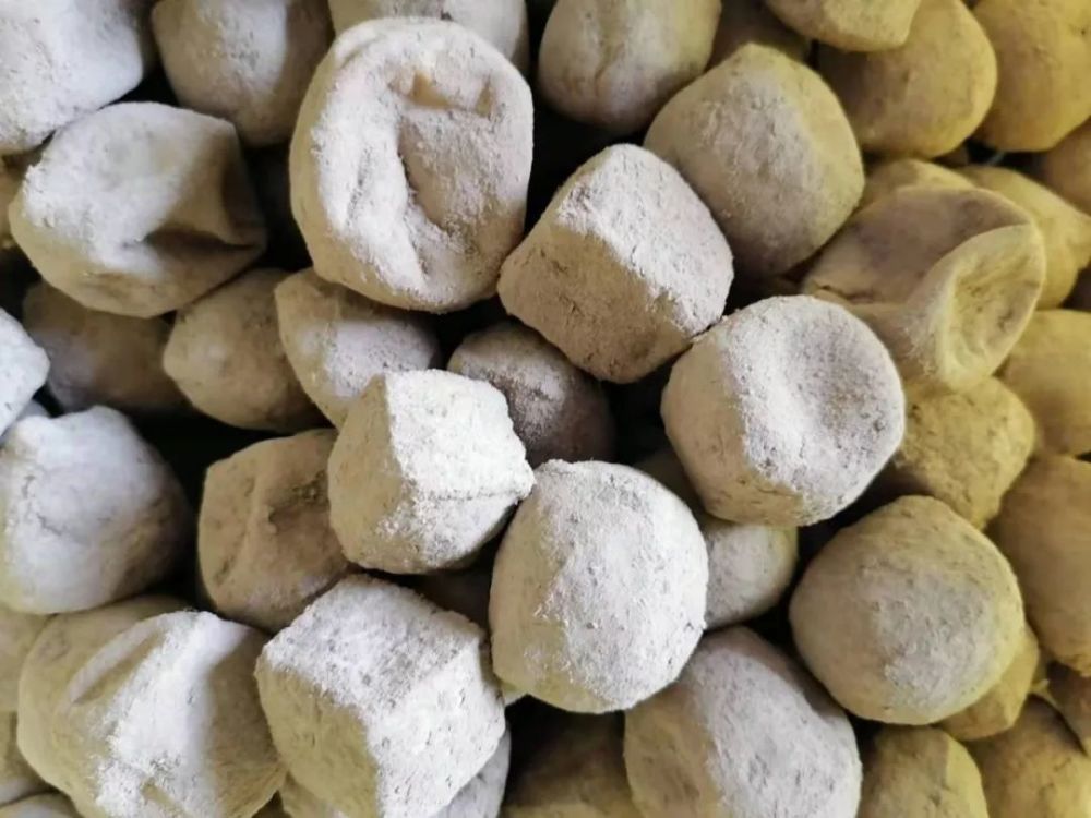 息烽山乡里的灰豆腐果