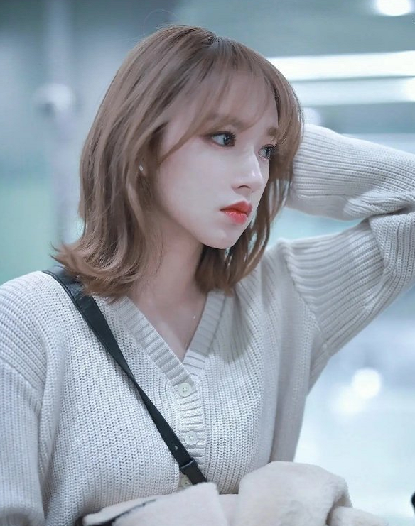 程潇终于换对发型了法式刘海美到犯规瞬间拥有混血范儿