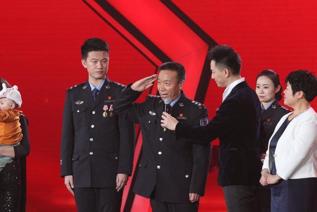 2019"北京榜样61最美警察"为契机,持续开展先进典型的宣传推树工作