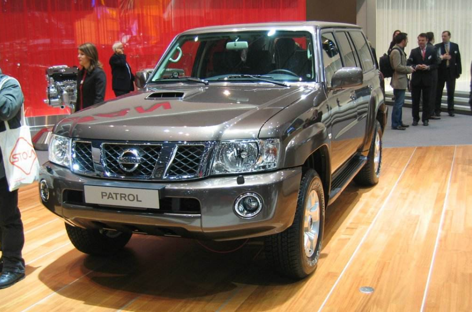 2020款日产patrol实车亮相,颜值在线性能不减,有它谁还看陆巡