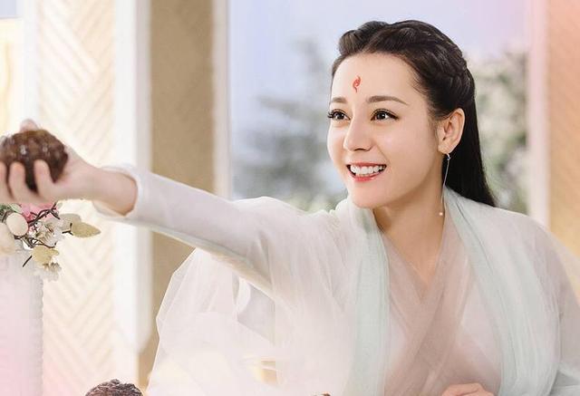 古力娜扎|古力娜扎新剧曝路透照，身披唐装充满仙气，和热巴比还是输了？