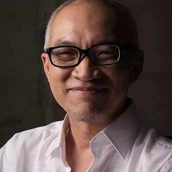 想为这位才华横溢导演,再找一万块钱!