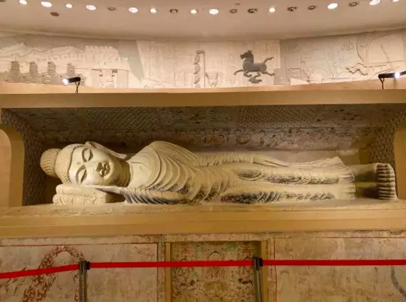 可以看到1:1复制的莫高窟第285窟和榆林窟第25窟,莫高窟第158窟涅槃