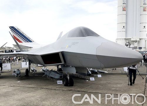 美军第五代无人隐身靶机完成发动机运行测试