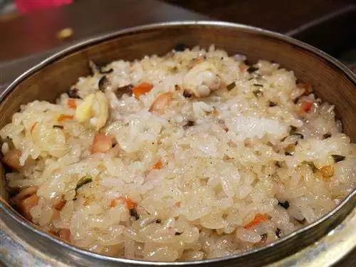 宁德俗语中有"岁除炊半熟米饭,备新正日食"的说法