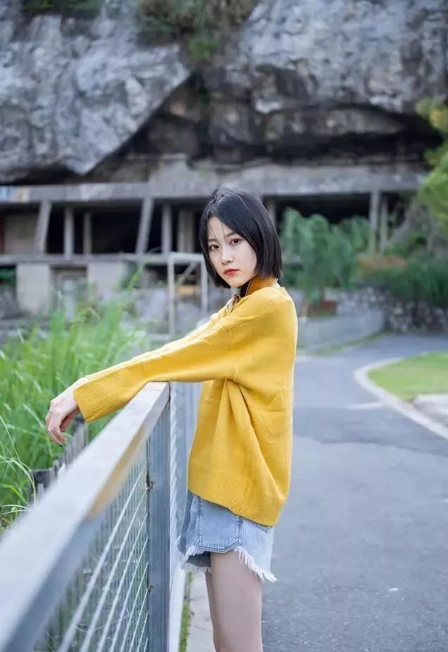 外出旅游一个人拍照姿势的摆法是什么意思(外出旅游一个人拍照姿势的摆法是什么意思啊)