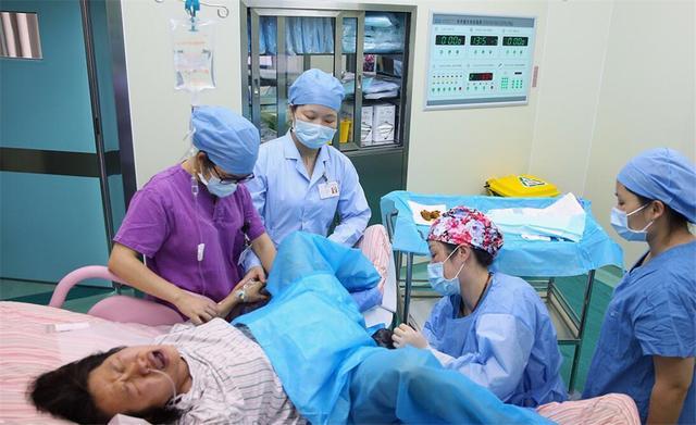 顺产究竟有多痛90后产妇看完这组图被吓哭我坚决不顺产