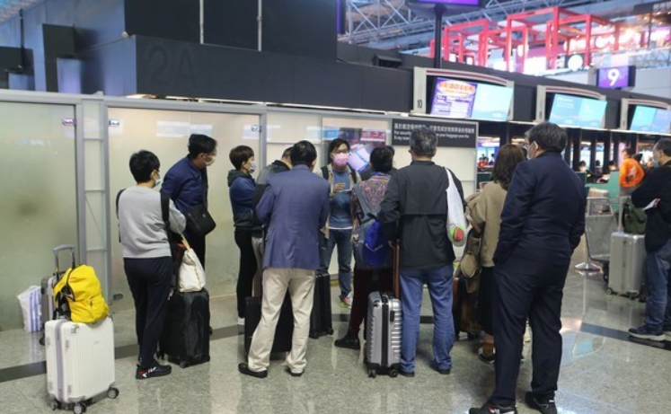 武汉团女陆客确诊新型肺炎其老公在内其他人提前离台 腾讯新闻