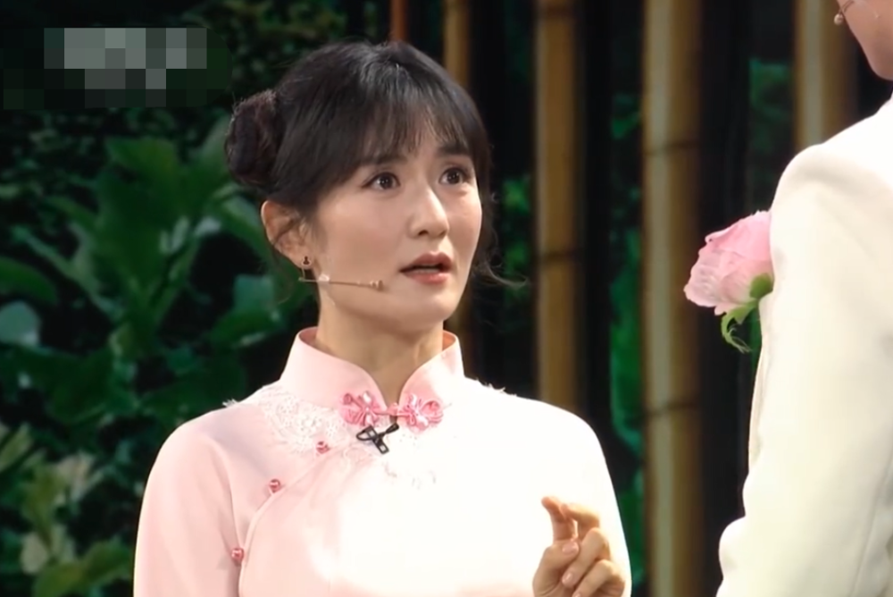 谢娜春晚紧张到一上场就流眼泪肖战没慌成全团队主心骨