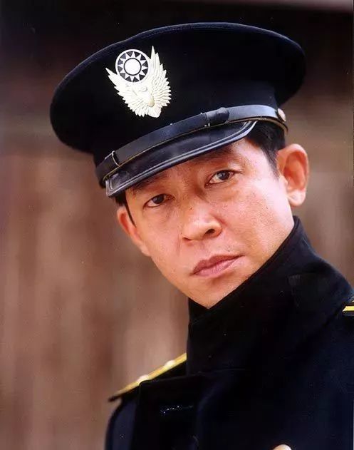 54岁王志文情路坎坷,6段感情后与女模特奉