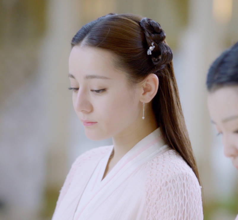 是造型问题还是颜值下降?迪丽热巴被说老了很